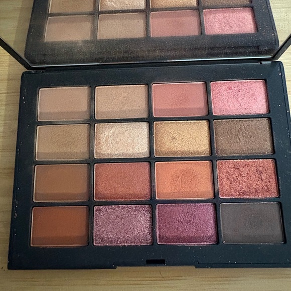 Makeup Bundle - Picture 2 of 7